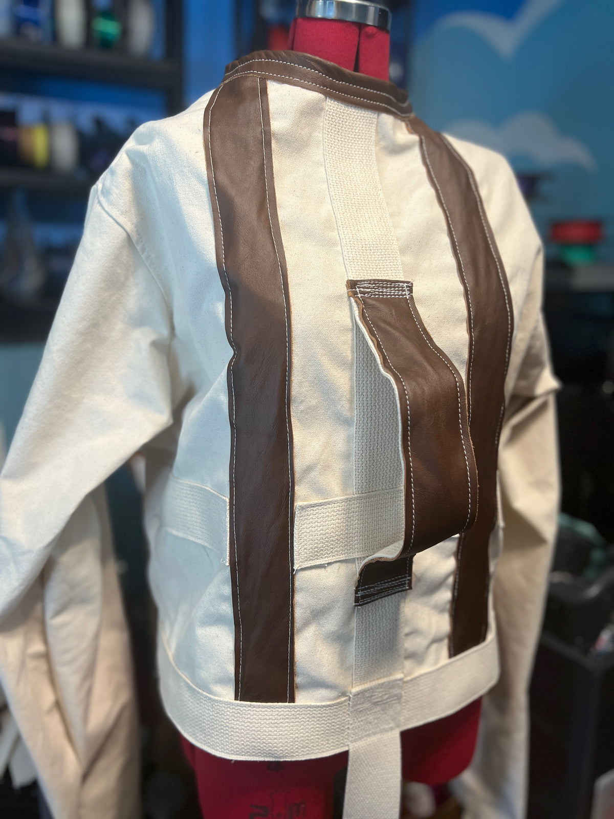 MEDIUM-Leather trim straitjacket